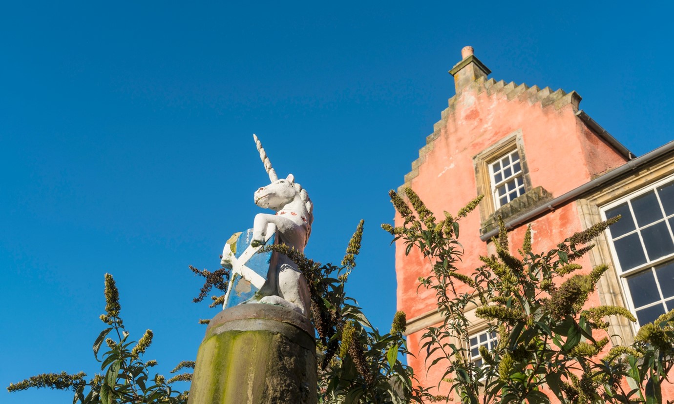 The unicorn beside the Abbot House, Dunfermline